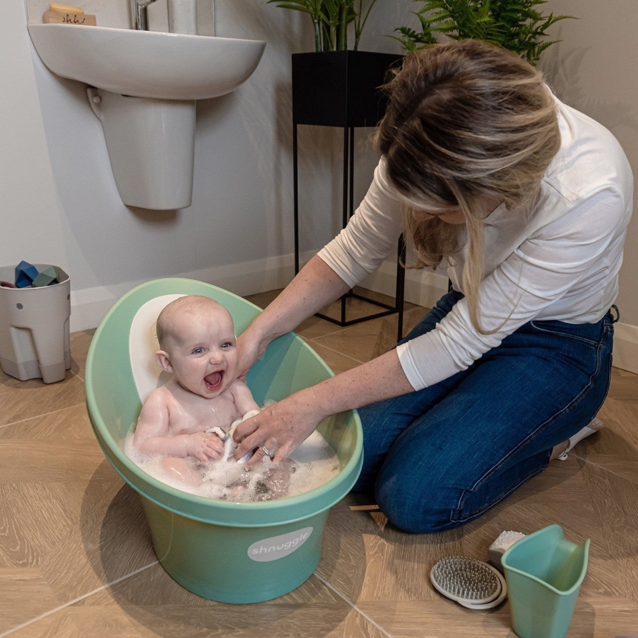 Shnuggle Newborn Baby Bath | Is the Highly Recommended Shnuggle Baby B ...